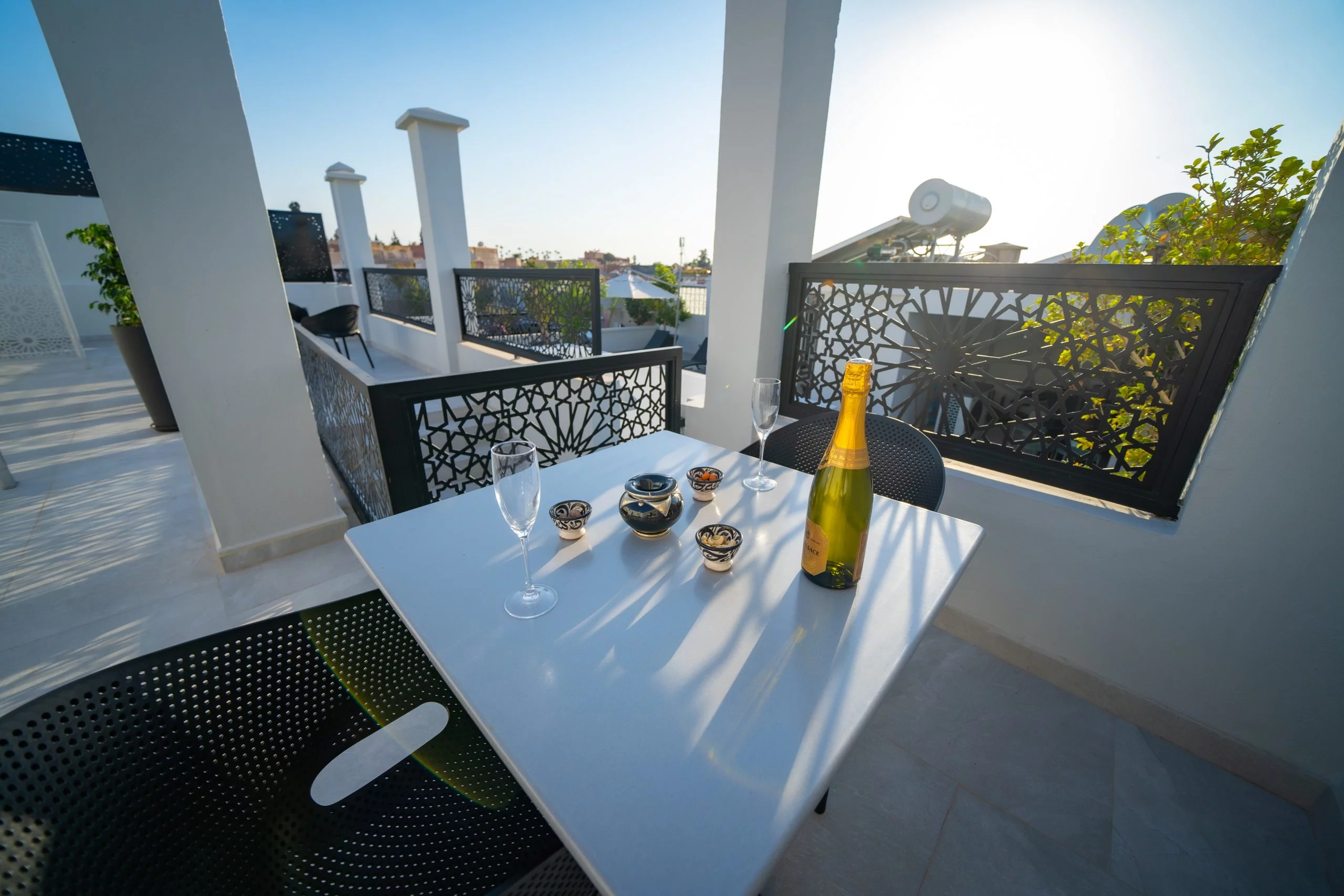 Sur-Terrasse-1-scaled